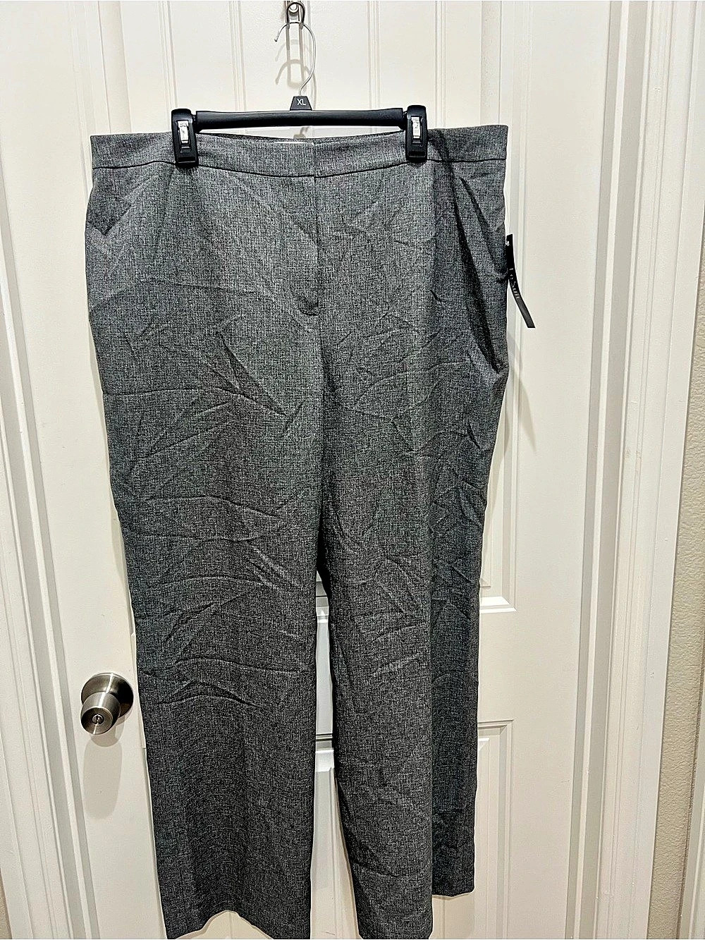 Le Suit Straight Leg Trousers in Gray Size XL (18) Like New